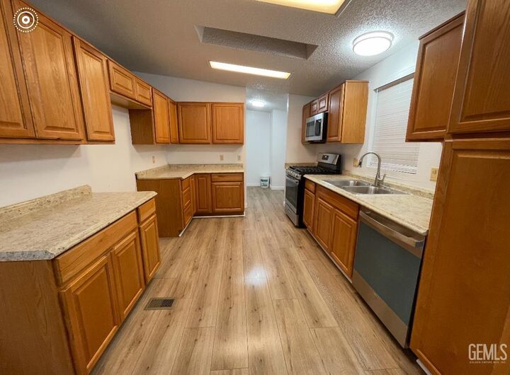 Property Photo:  14035 Rosedale Highway 81  CA 93314 