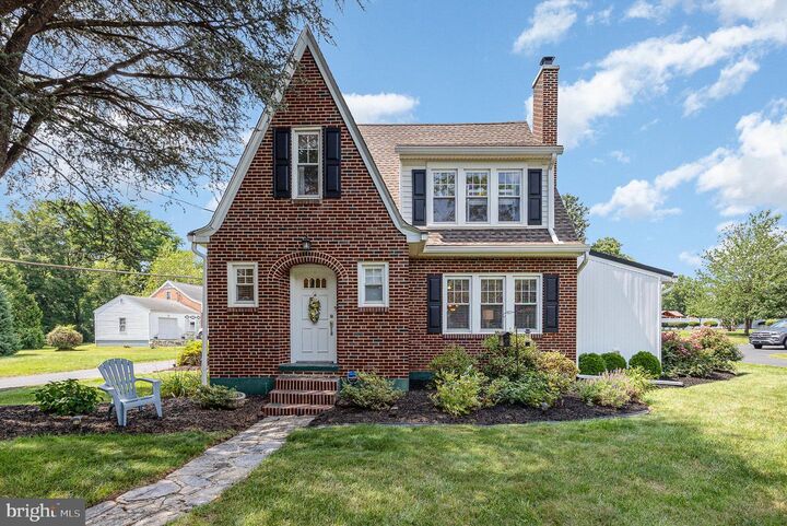 Property Photo:  21 Charles Street  PA 17013 