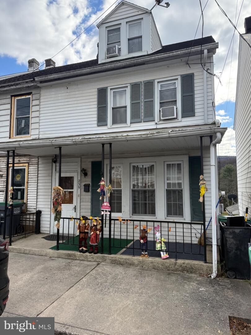 Property Photo:  235 Valley Street  PA 17959 