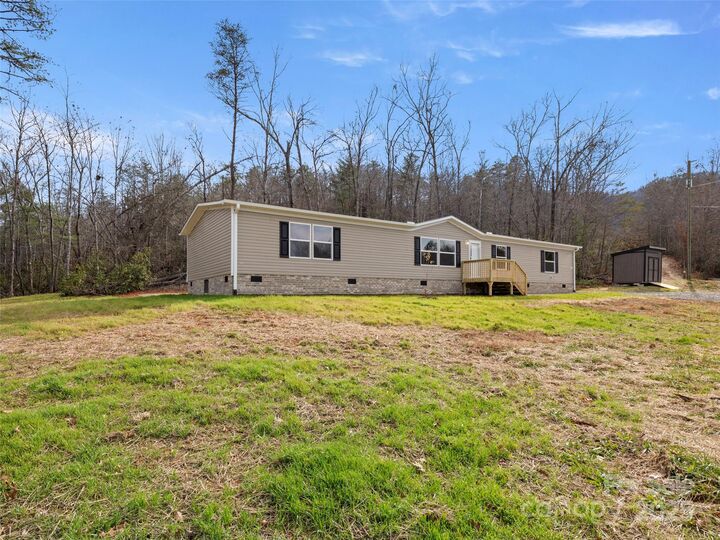 Property Photo: 171 Peaceful Hill Drive NC 28762