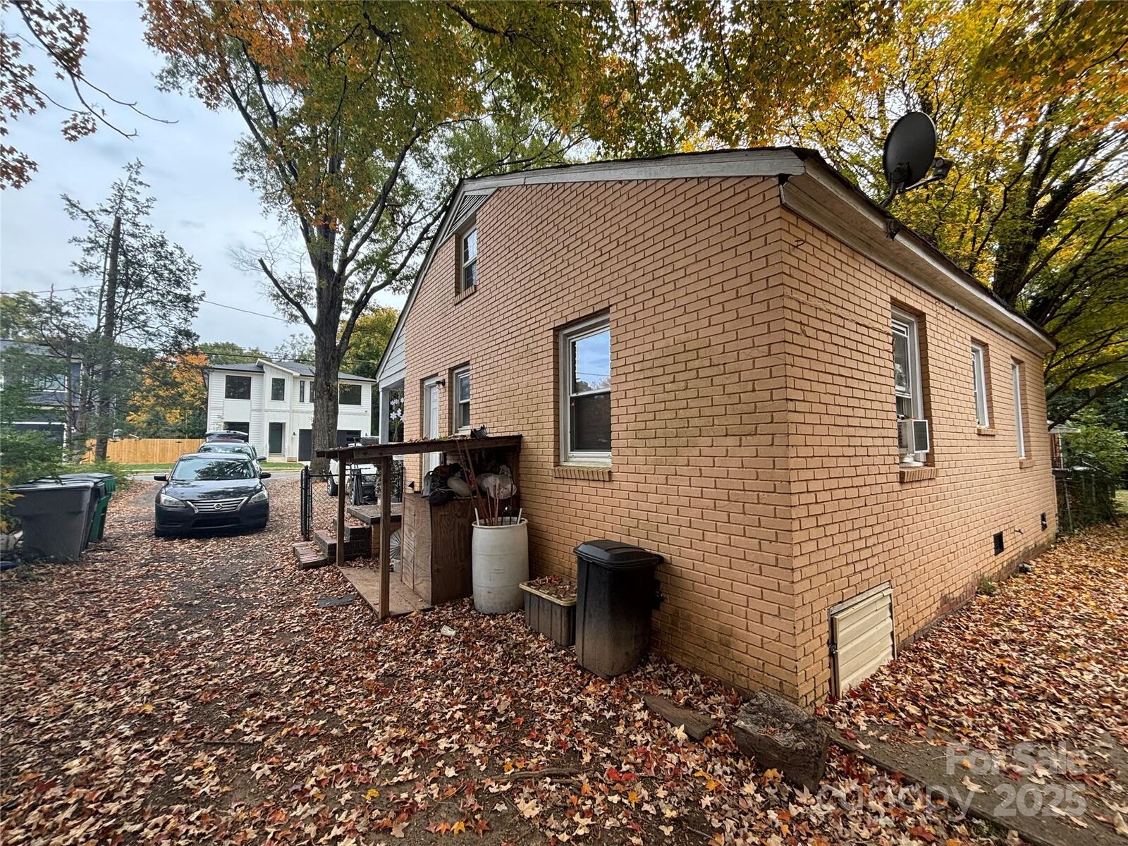 Property Photo: 549 W Cama Street NC 28217