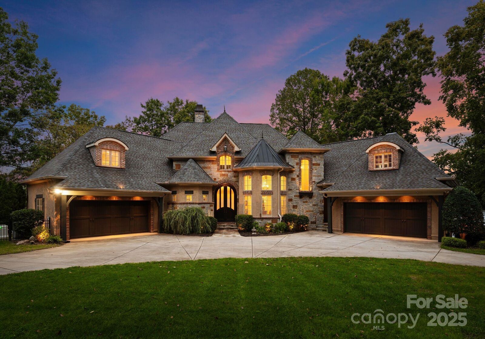 Property Photo: 115 Emerald Point Lane NC 28117