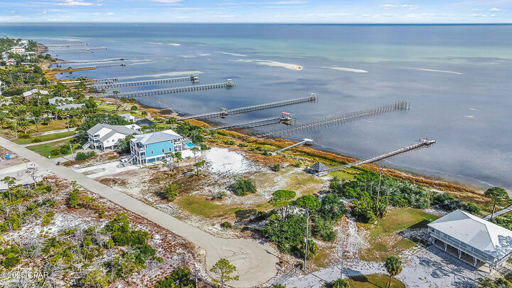 Property Photo: 7181 Leeward Street FL 32456