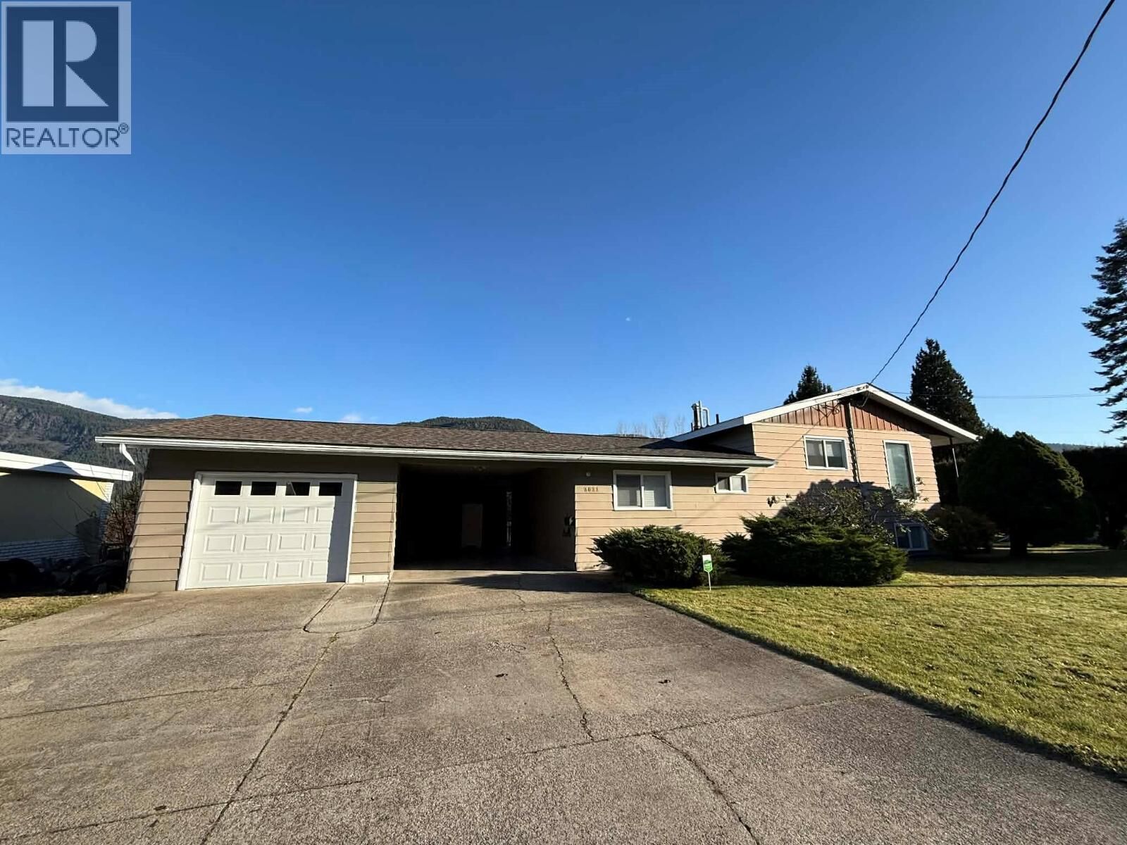 Property Photo: 2621 6th Avenue BC V1N 2W3