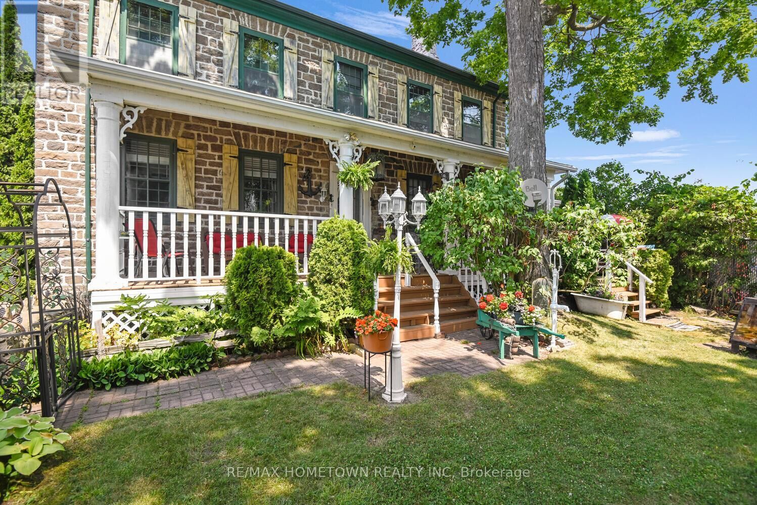 Property Photo: 495 King Street West ON K0E 1T0