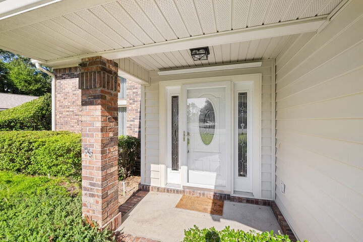 Property Photo:  103 Rockywood Way  FL 32578 