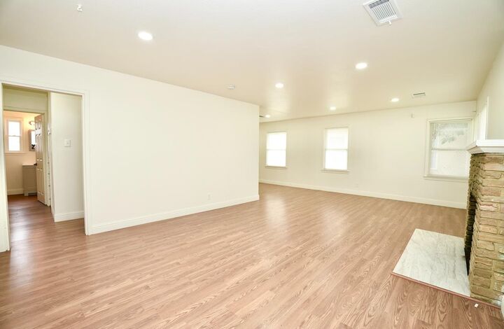 Property Photo:  1305 E Fedora  CA 93704 