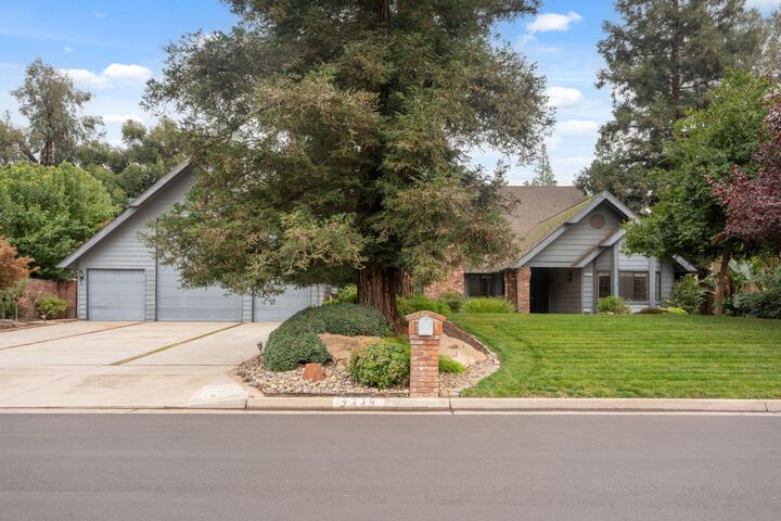 Property Photo: 7442 N Tahan Avenue CA 93711