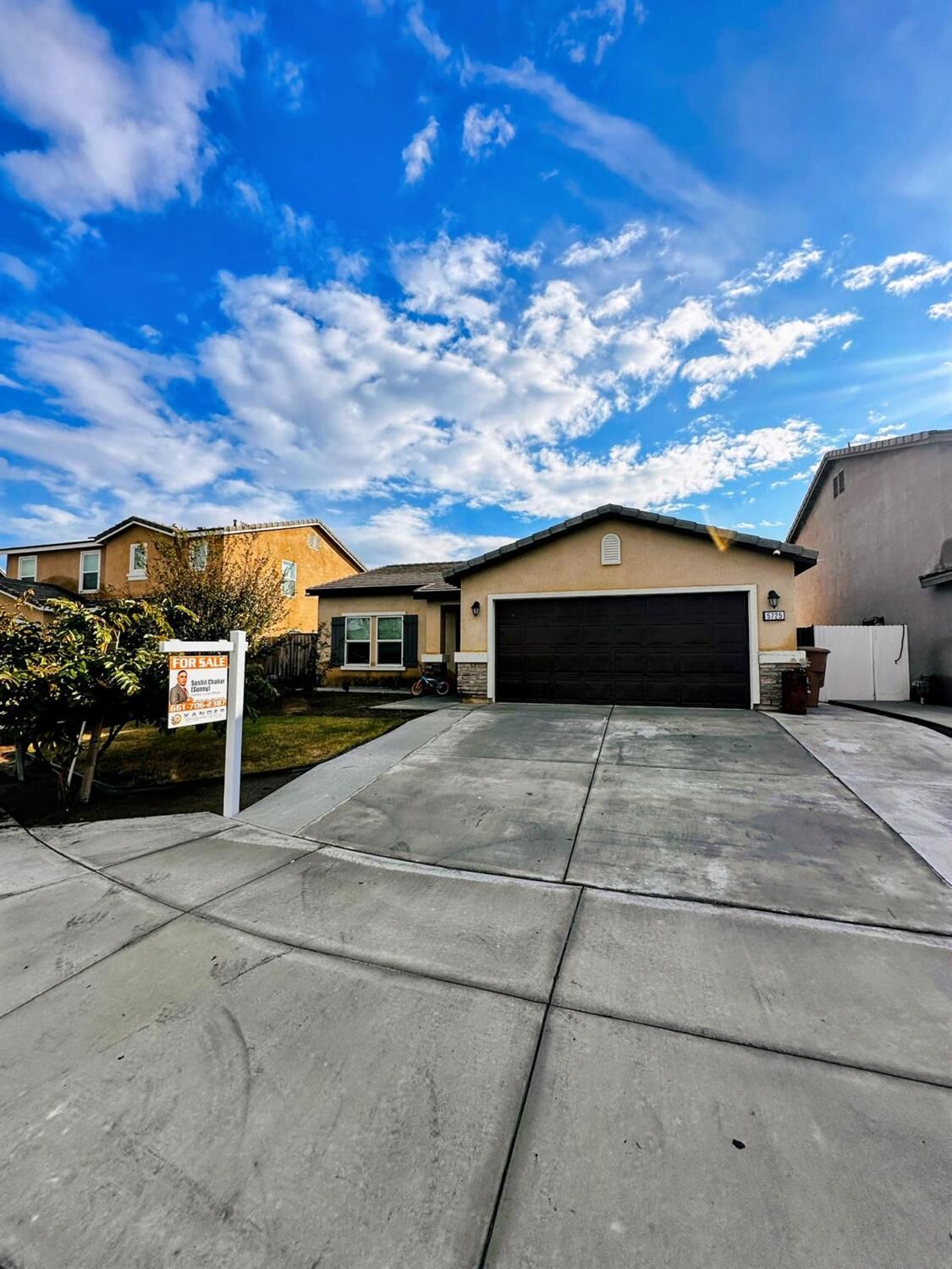 Property Photo:  5725 Winnipeg Dr  CA 93313 