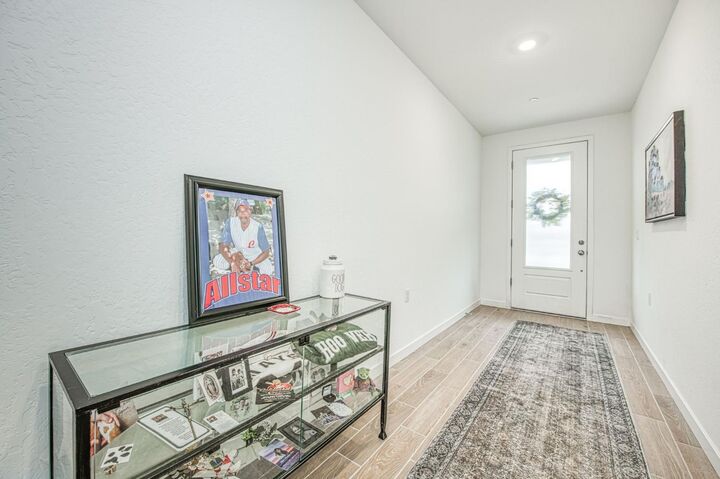 Property Photo:  1270 Summerset Avenue  CA 93619 
