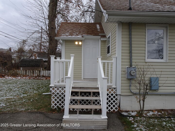 Property Photo:  328 W Greenlawn Avenue  MI 48910 