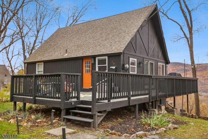 Property Photo: 24 Peach Tree Rd NJ 07462