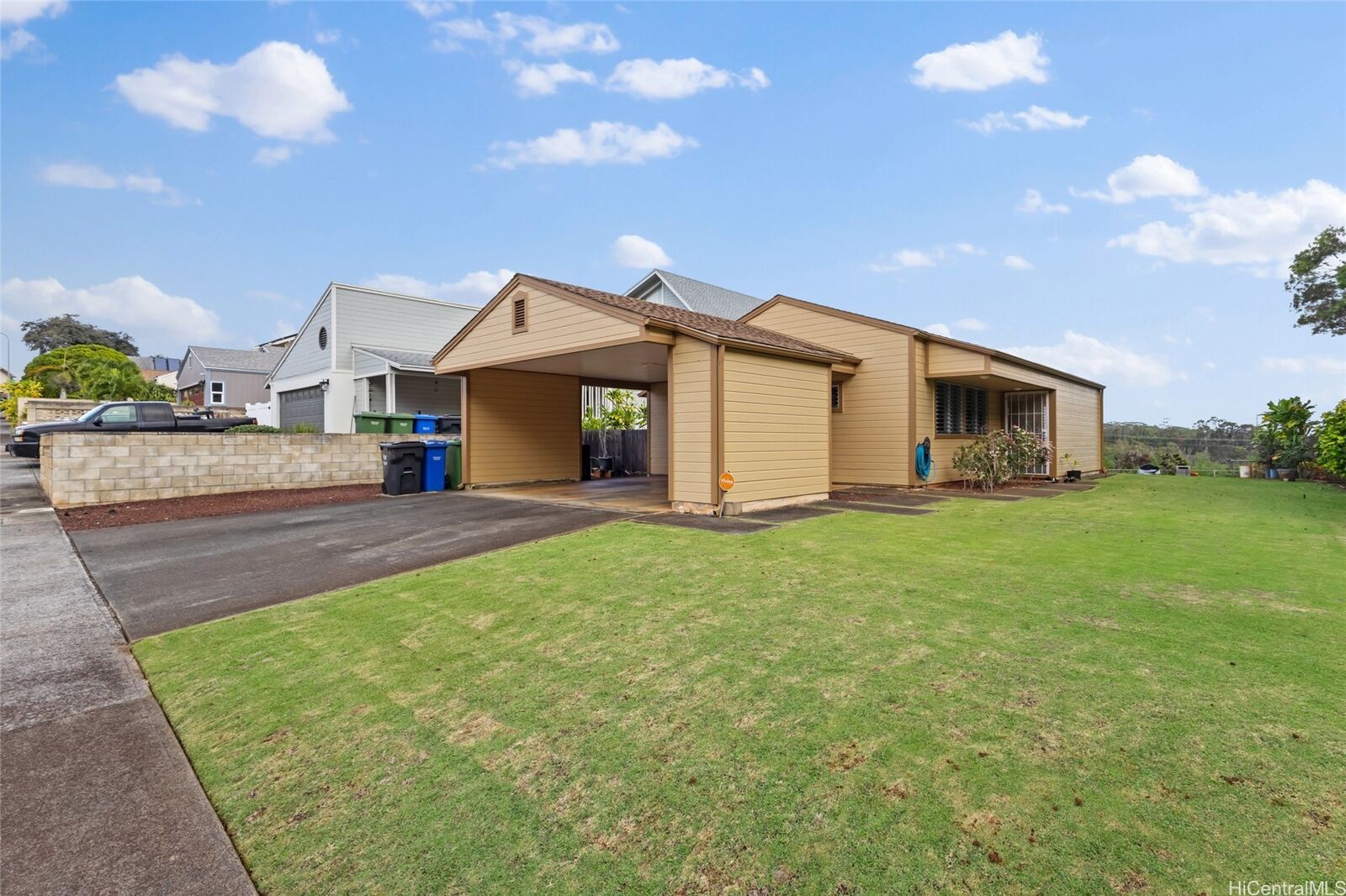 Property Photo:  94-441 Mulehu Street  HI 96789 