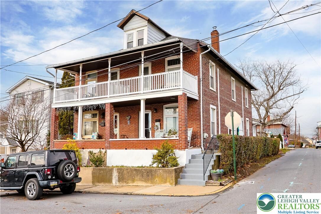 Property Photo: 127 Stark Street PA 18067