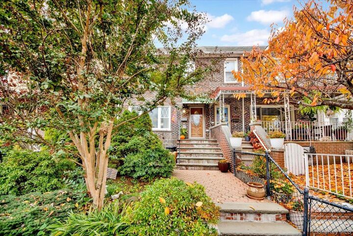 2529 Westervelt Avenue  Bronx NY 10469 photo