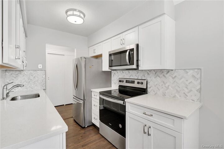 Property Photo:  114 Nottingham Road H  NY 10507 