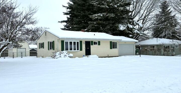 Property Photo:  5452 Lucerne Avenue  MI 49048 