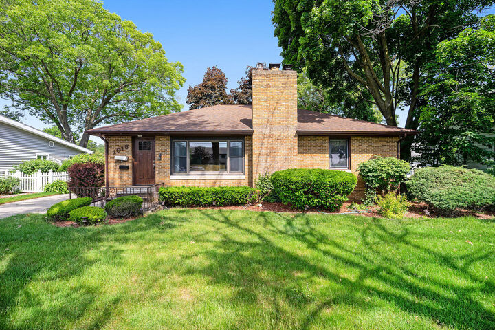 Property Photo:  1018 Ruddiman Drive  MI 49445 
