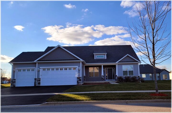 1919 Truman Street  Sycamore IL 60178 photo