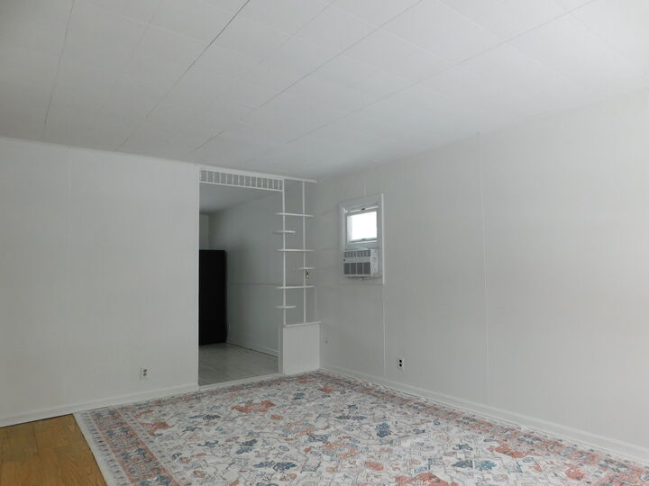 Property Photo:  33 Hawthorne Lane  IL 60107 