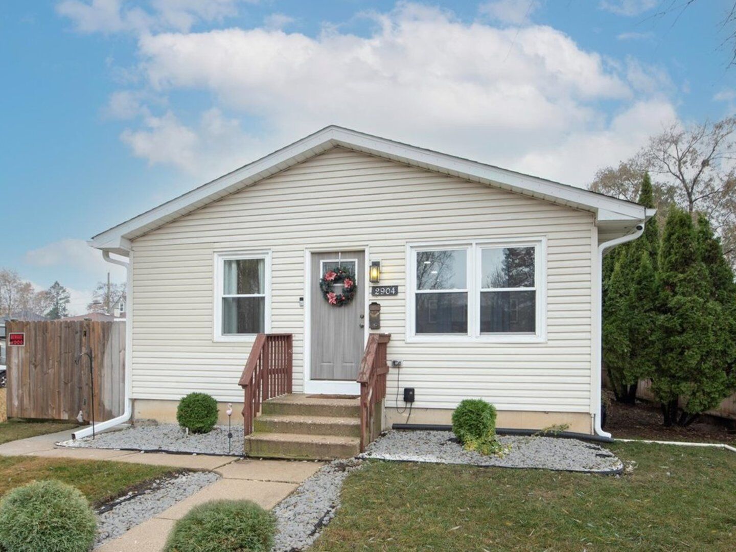 Property Photo: 2904 Gilboa Avenue IL 60099