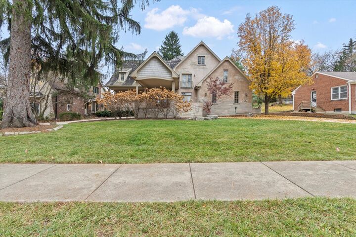 130 Fuller Road  Hinsdale IL 60521 photo