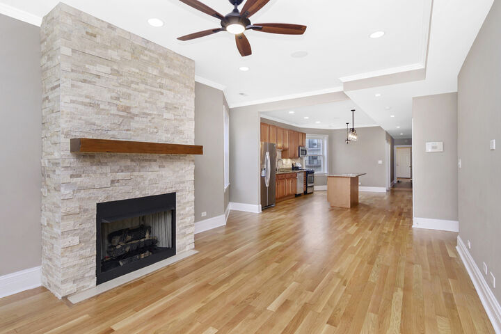 Property Photo: 4918 S Saint Lawrence Avenue 3 IL 60615