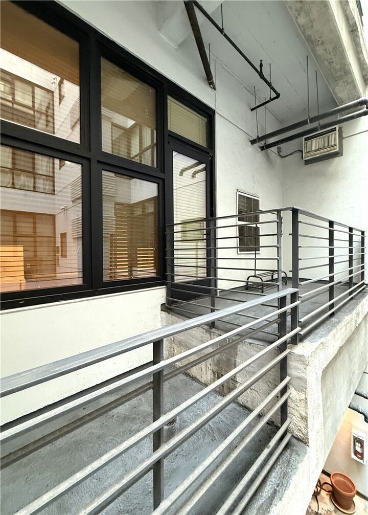 Property Photo: 1100 S Grand A109 CA 90015