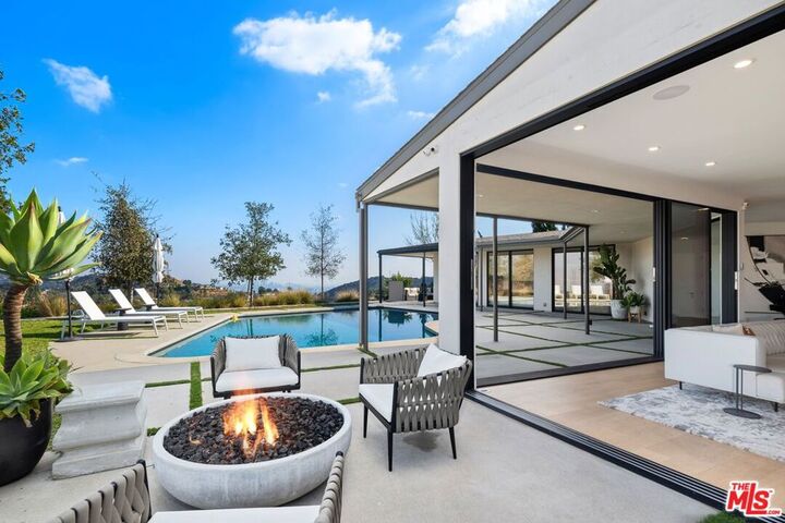 Property Photo:  8545 Charl Lane  CA 90046 