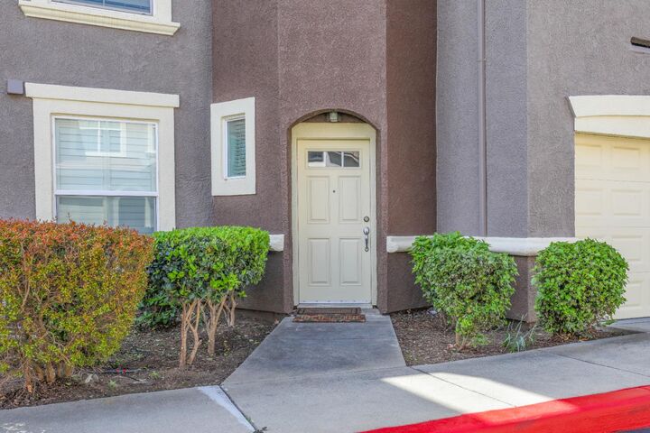 Property Photo: 5537 Tares Circle CA 95757