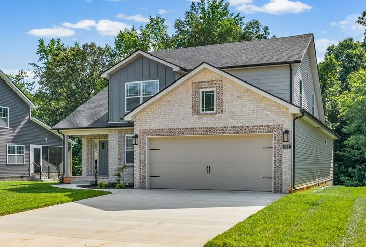 Property Photo:  606 Willow Park Dr  TN 37043 
