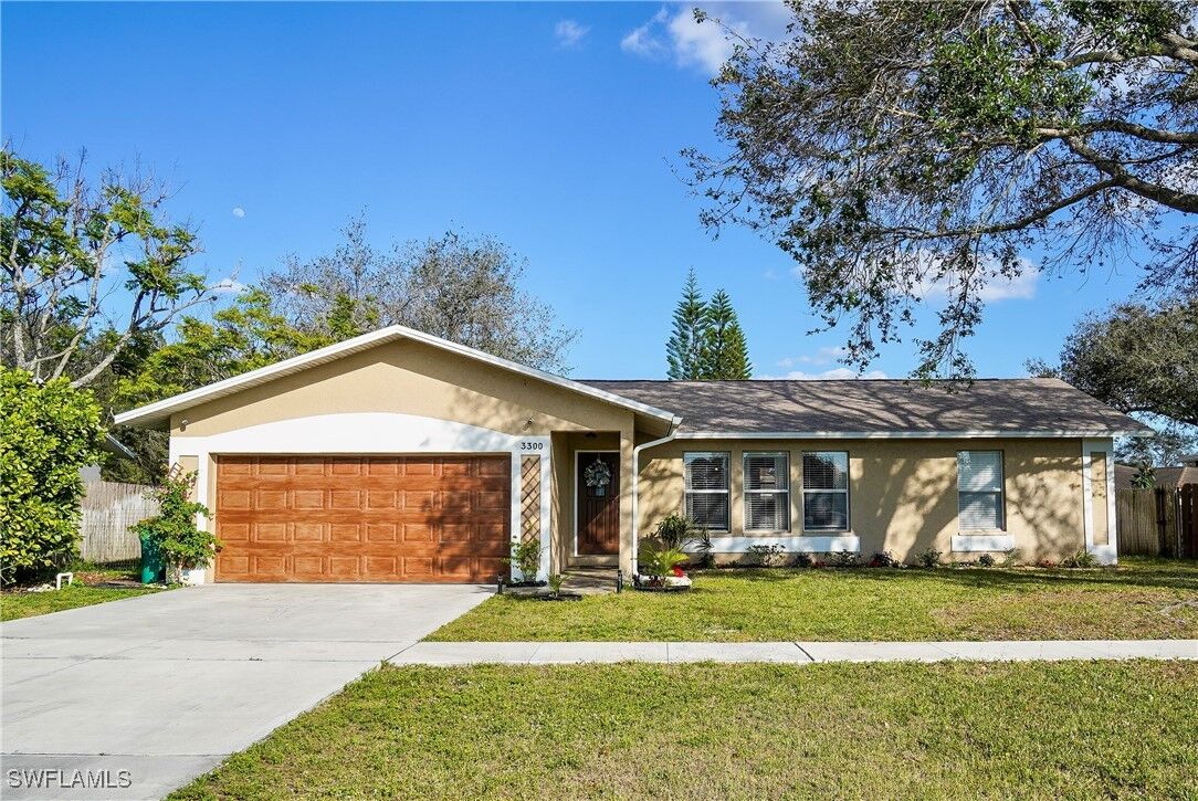 Property Photo: 3300 Valencia Drive FL 34120