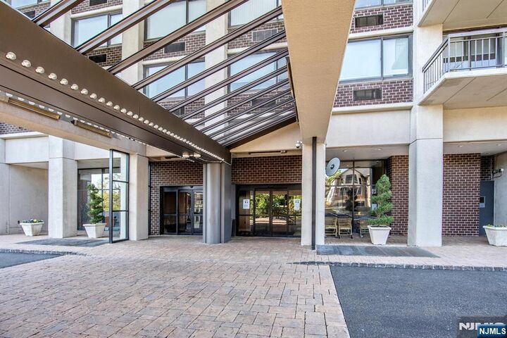 200 Old Palisade Road 18H  Fort Lee NJ 07024 photo