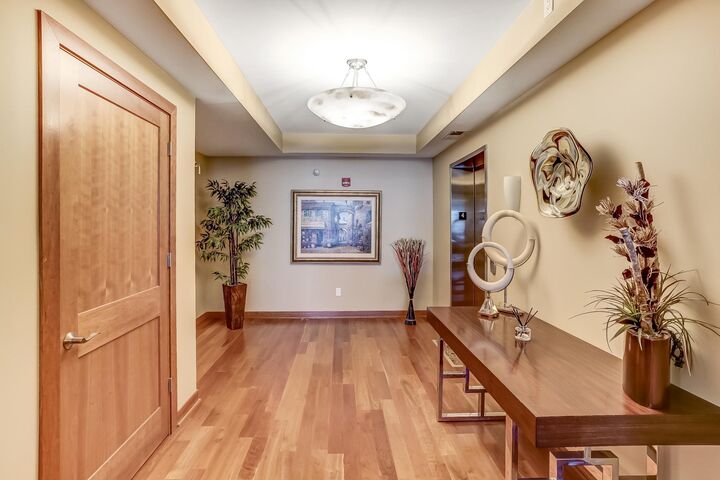 Property Photo:  1070 Grandview Court NE 406  MN 55421 