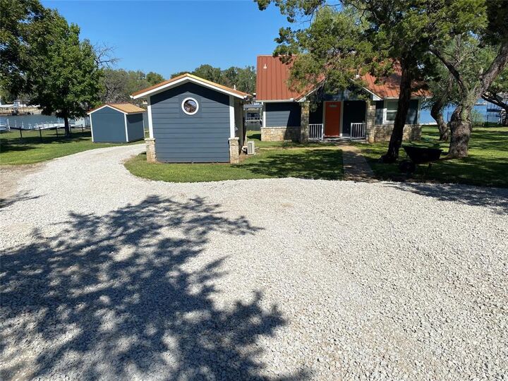 Property Photo:  1547 Hummingbird Lane  TX 76449 