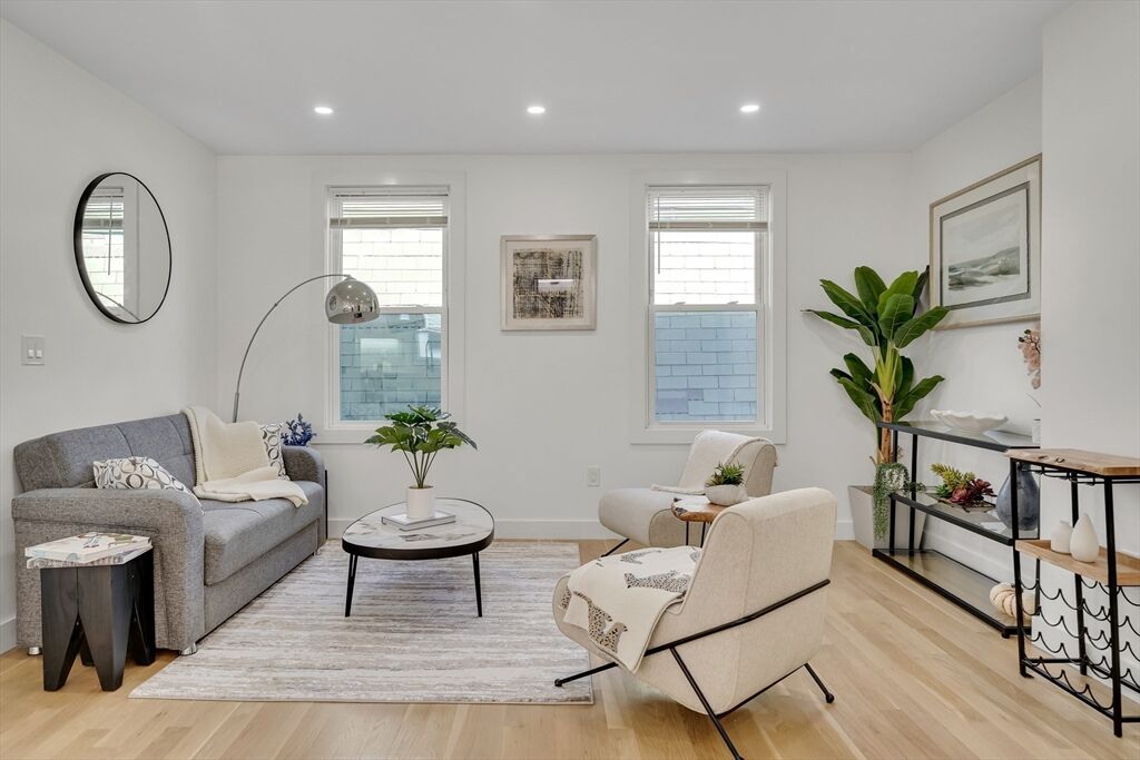 Property Photo:  63 Oak St 2  MA 02143 