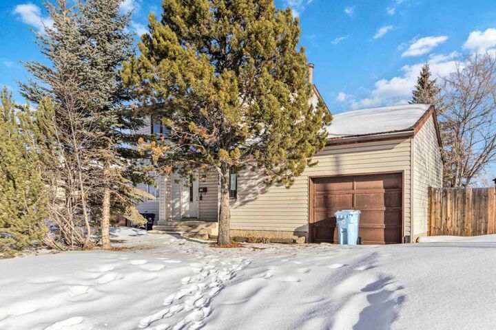 Photo de la propriété:  114 Bird Crescent  AB T9H 4T2 