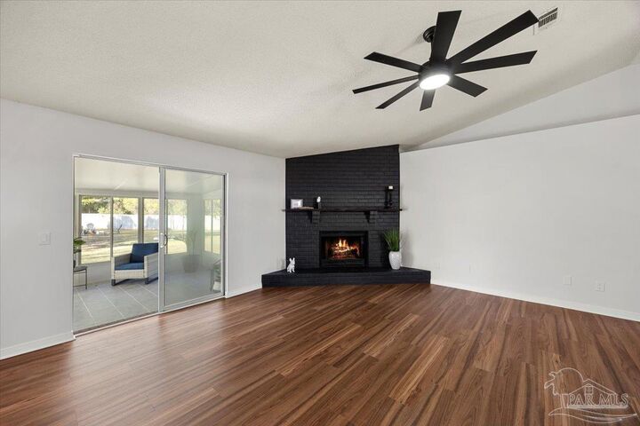 Property Photo:  2012 Southwind Cir  FL 32506 