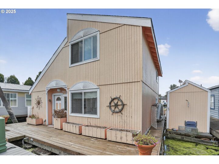 Property Photo:  18989 NE Marine Dr 26  OR 97230 