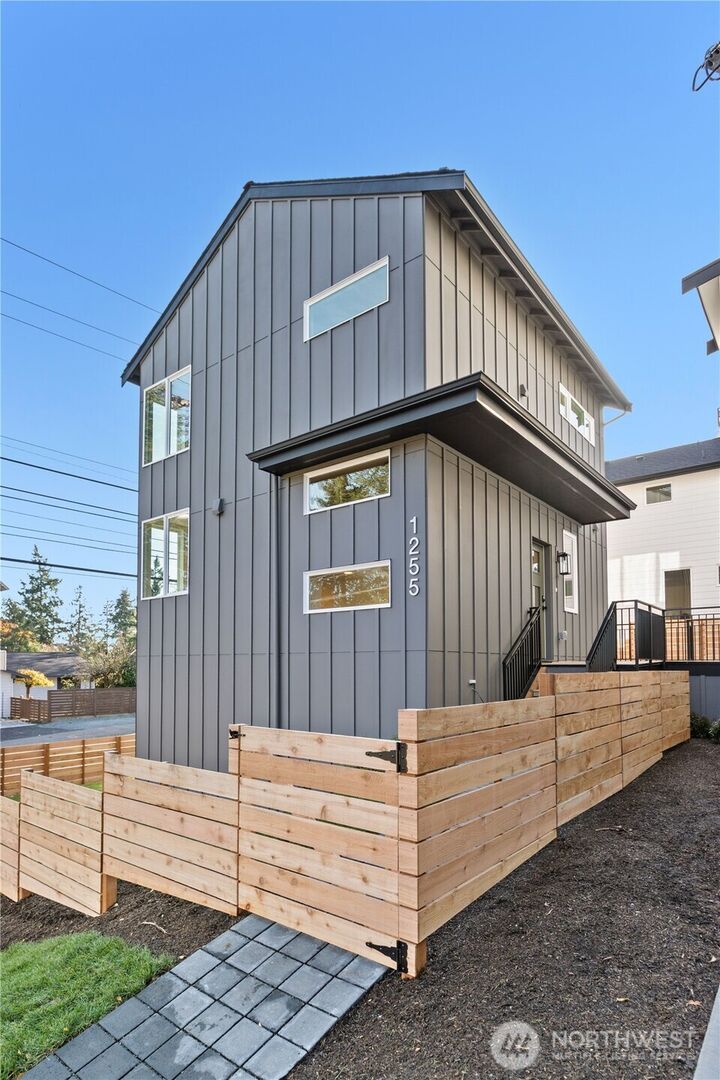 1255 NE 96th Street  Seattle WA 98115 photo