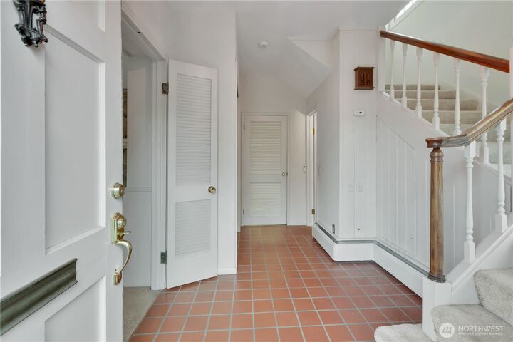 Property Photo: 906 5th Street NE WA 98002