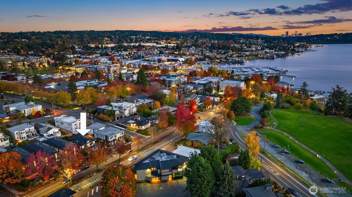 Property Photo:  506  Market Street  WA 98033 