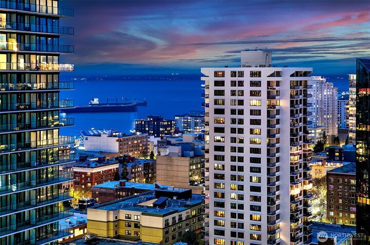 Property Photo:  1920  4th Avenue 2303  WA 98101 