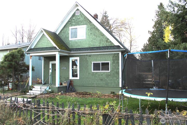 Property Photo:  2735  Michigan Street  WA 98226 