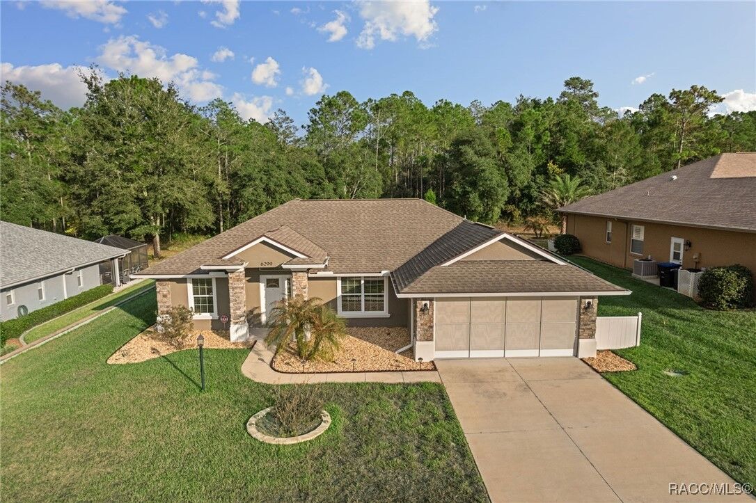 Property Photo: 6299 N Whispering Oak Loop FL 34465