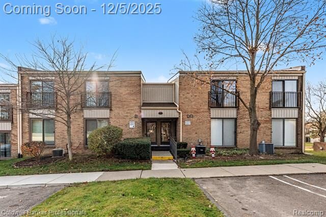 18025 University Park Drive 51  Livonia MI 48152 photo