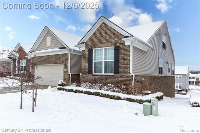 Property Photo: 1218 Lark Street MI 48360