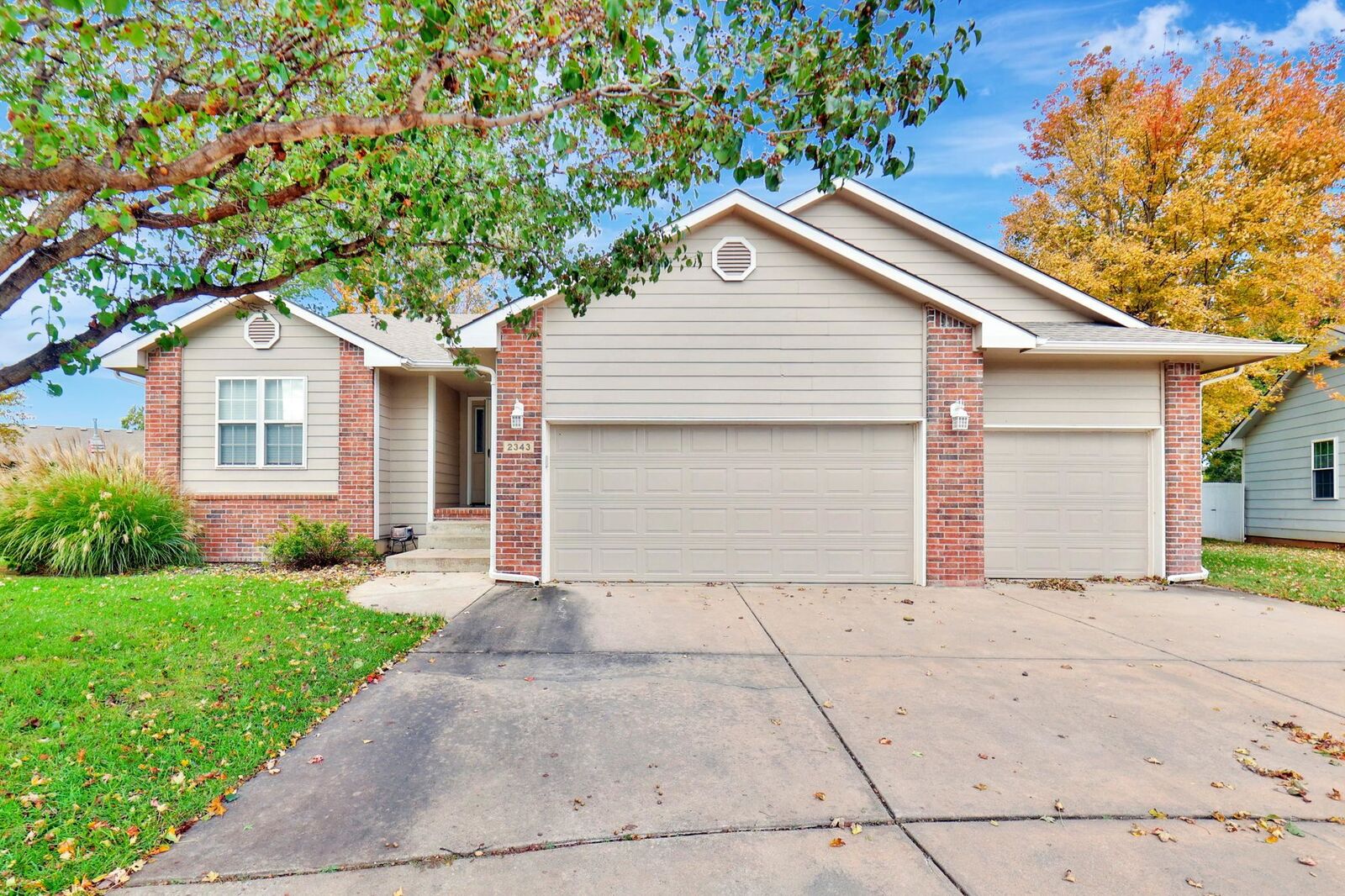 Property Photo:  2343 N Covington Ct  KS 67205 