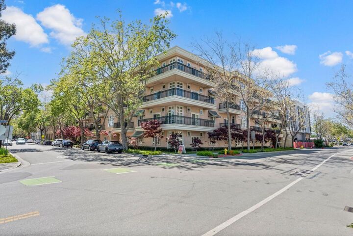 Property Photo: 200 Sheridan Avenue 306 CA 94306