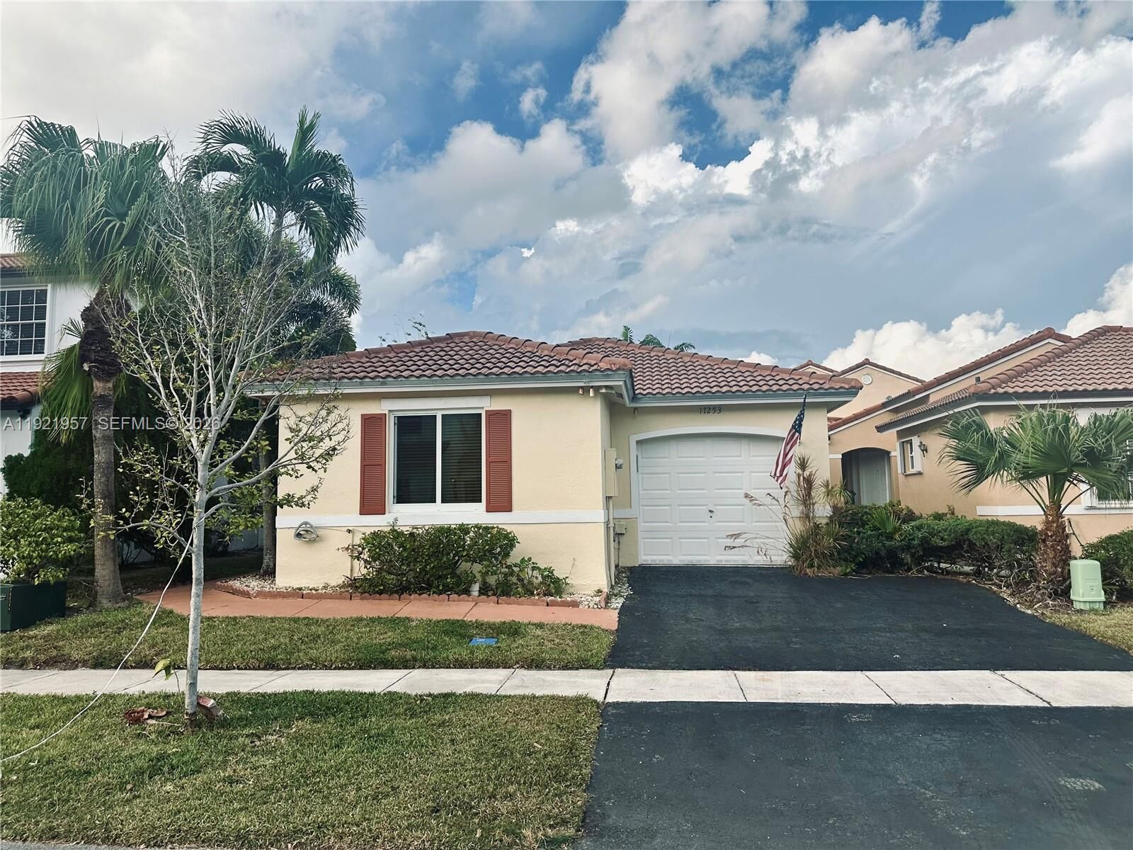 Property Photo:  17253 NW 6th Ct  FL 33029 